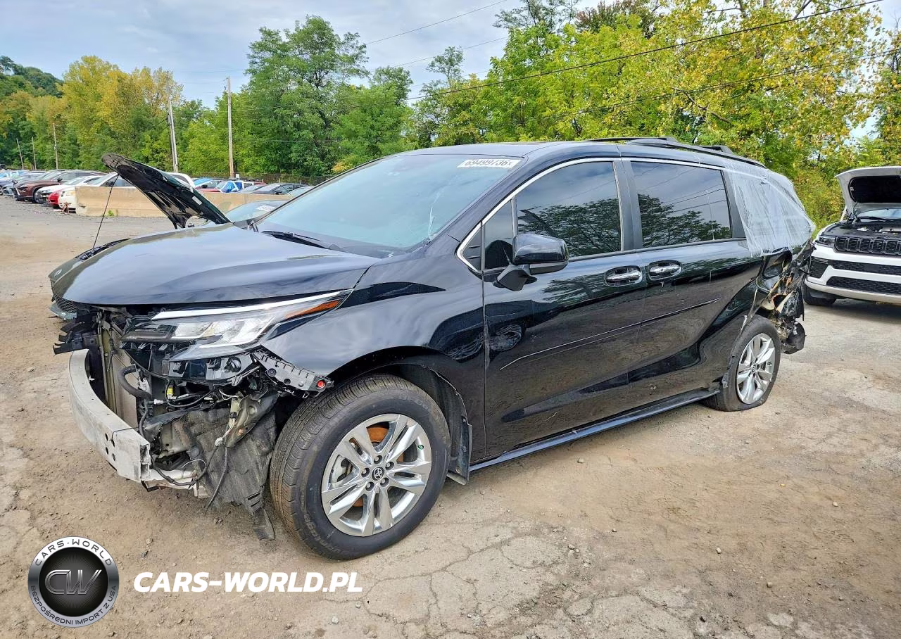 2023 Toyota Sienna Woodland Edition