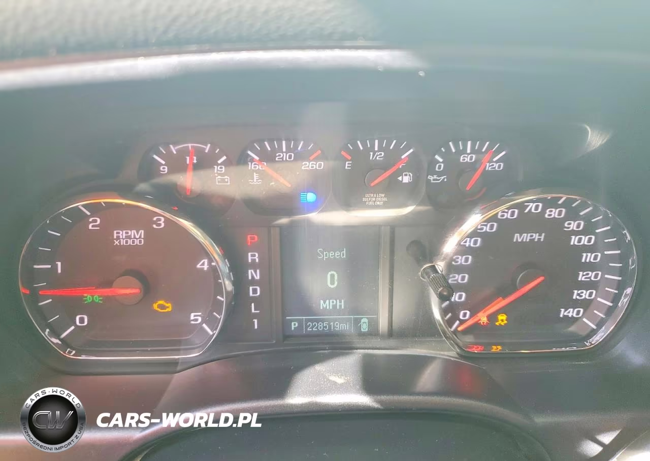 2018 Chevrolet Silverado 3500 VIN:1GC4KYCYXJF153995 - 9