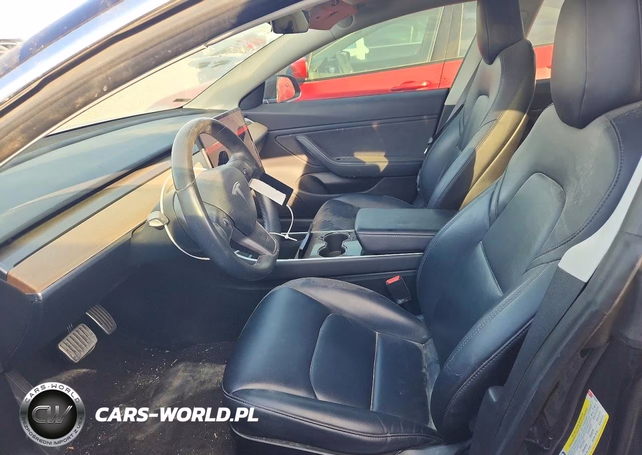 2018 Tesla Model 3 VIN:5YJ3E1EA0JF070283 - 7