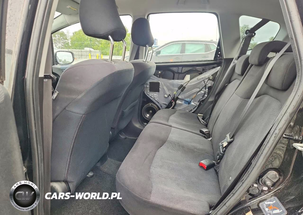 2010 Honda Fit Sport VIN:JHMGE8H45AC006025 - 10