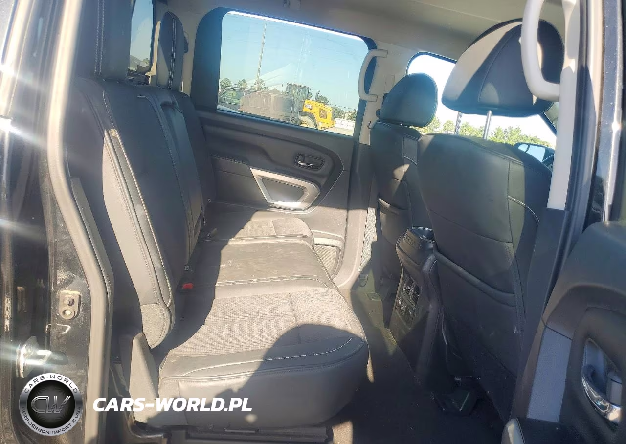 2019 Nissan Titan Pro-4X VIN:1N6AA1E55KN519513 - 10