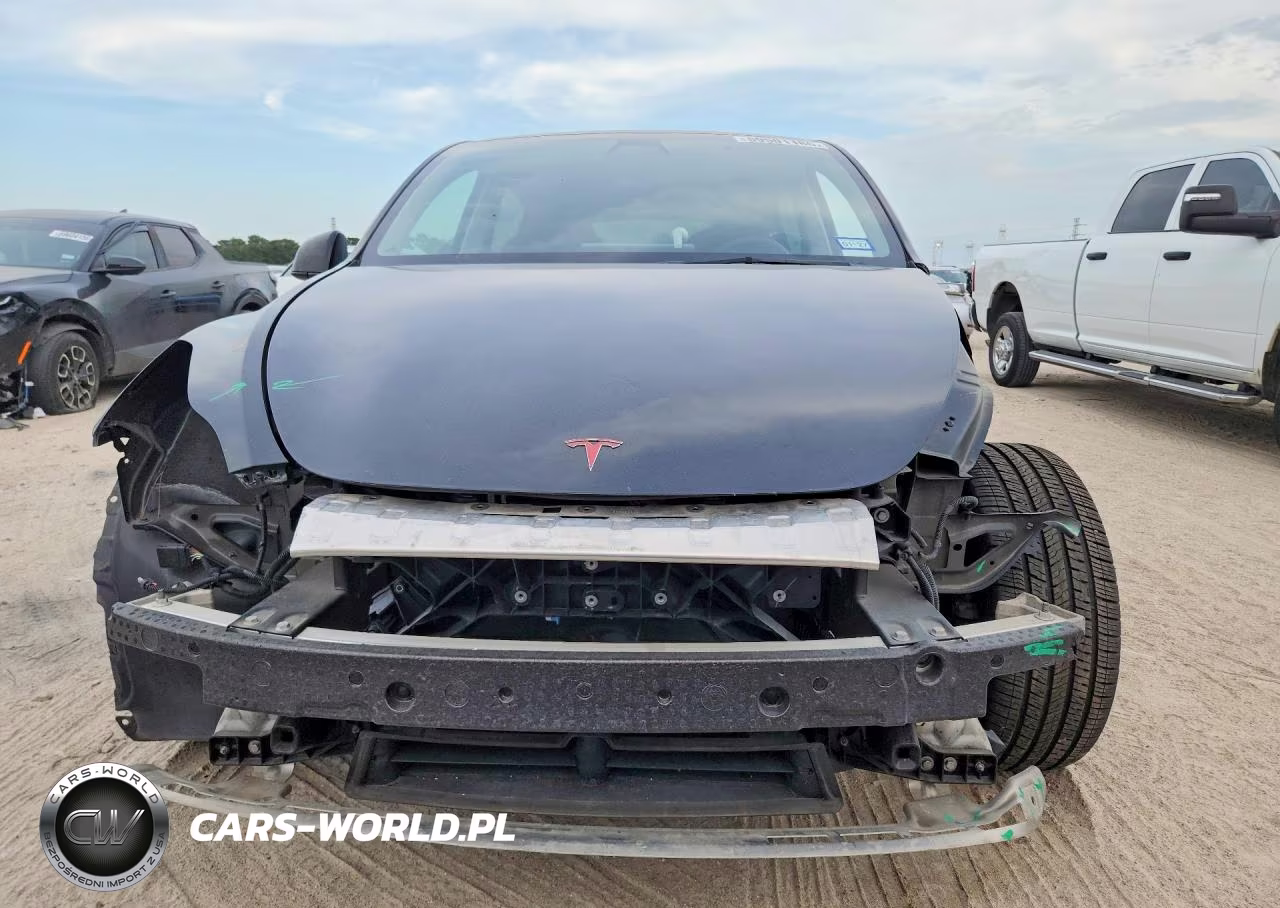 2023 Tesla Model Y VIN:7SAYGDEE5PA051807 - 5