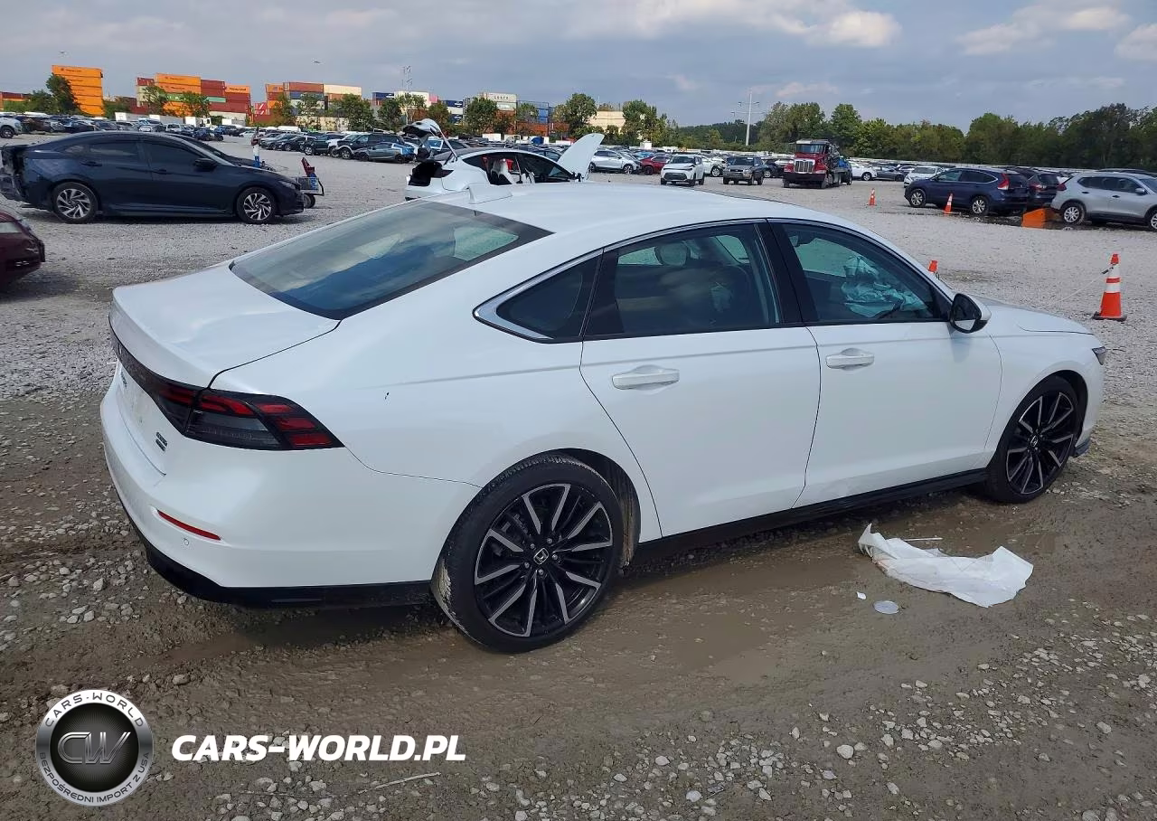 2023 Honda Accord Touring Hybrid VIN:1HGCY2F89PA060301 - 3