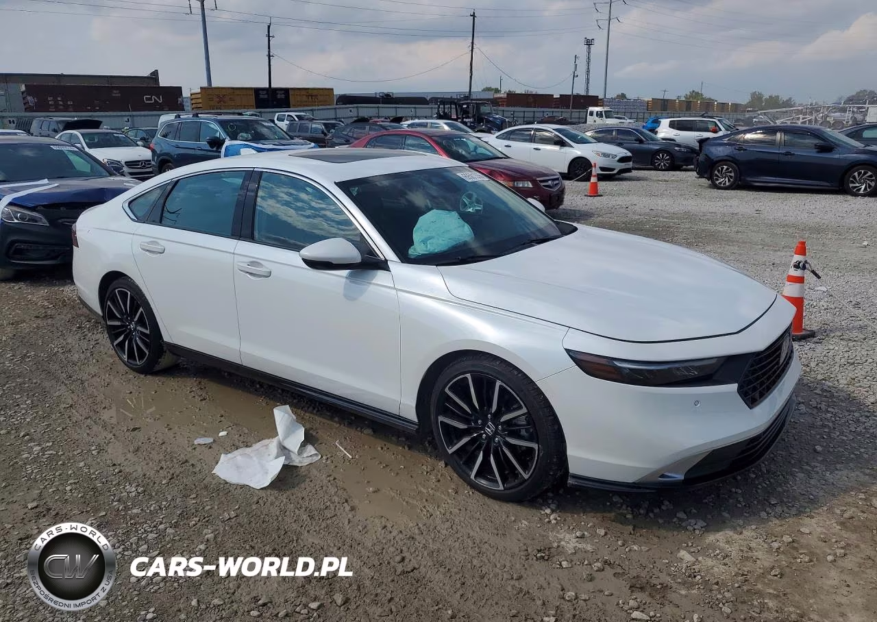 2023 Honda Accord Touring Hybrid VIN:1HGCY2F89PA060301 - 4