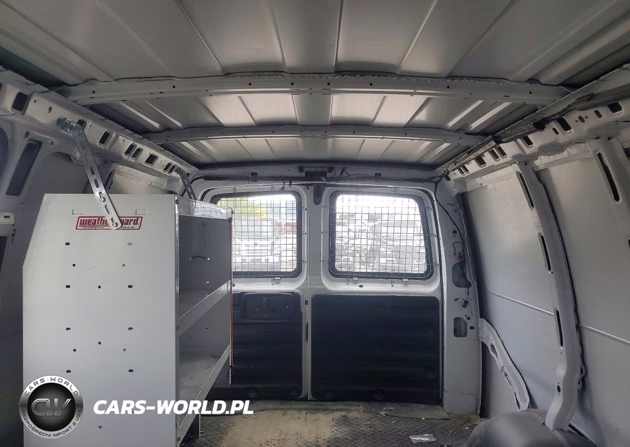2024 GMC Savana G2500 VIN:1GTW7AFP2R1221025 - 10