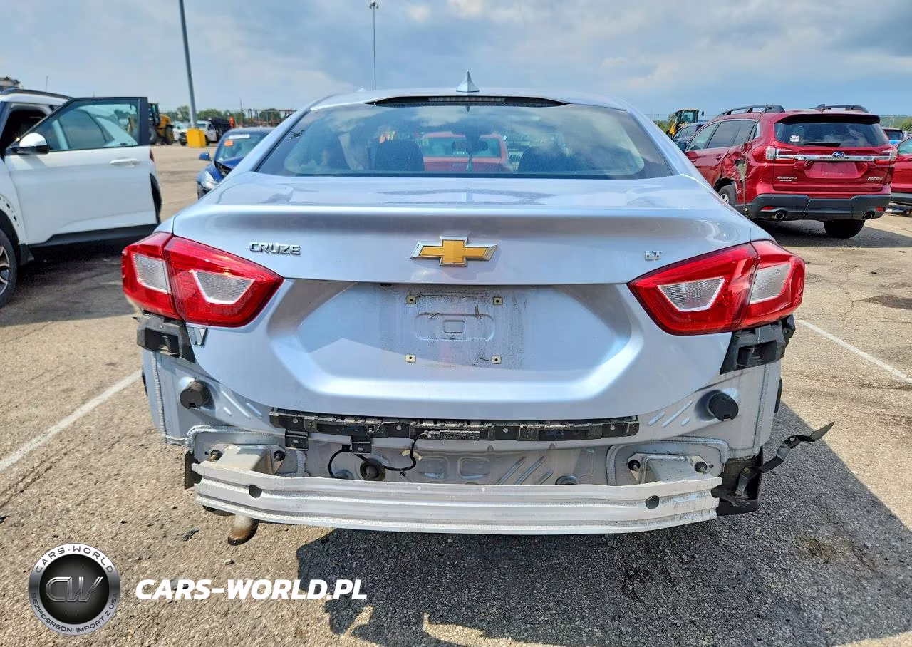 2018 Chevrolet Cruze Lt VIN:1G1BE5SM7J7231096 - 6