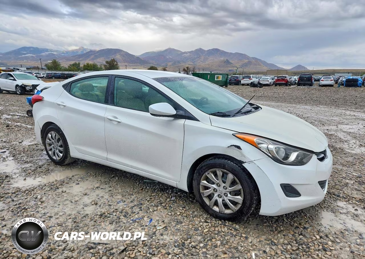 2013 Hyundai Elantra Gls VIN:5NPDH4AE6DH208792 - 4