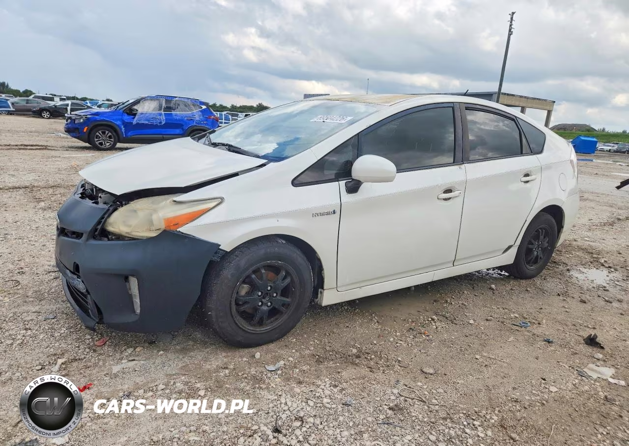2014 Toyota Prius Two VIN:JTDKN3DU1E1759069 - 1