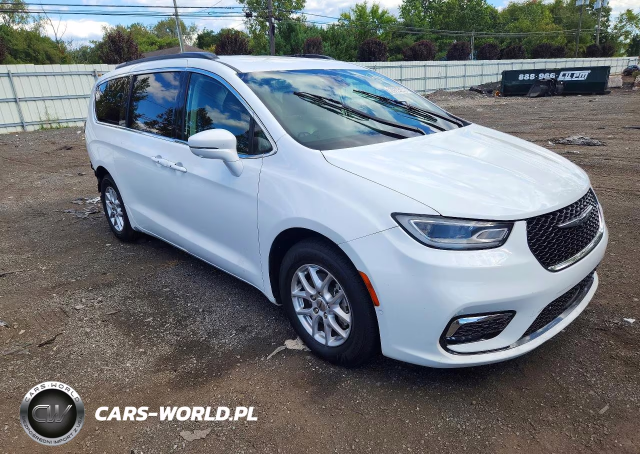 2022 Chrysler Pacifica Touring L VIN:2C4RC1BG8NR213077 - 4