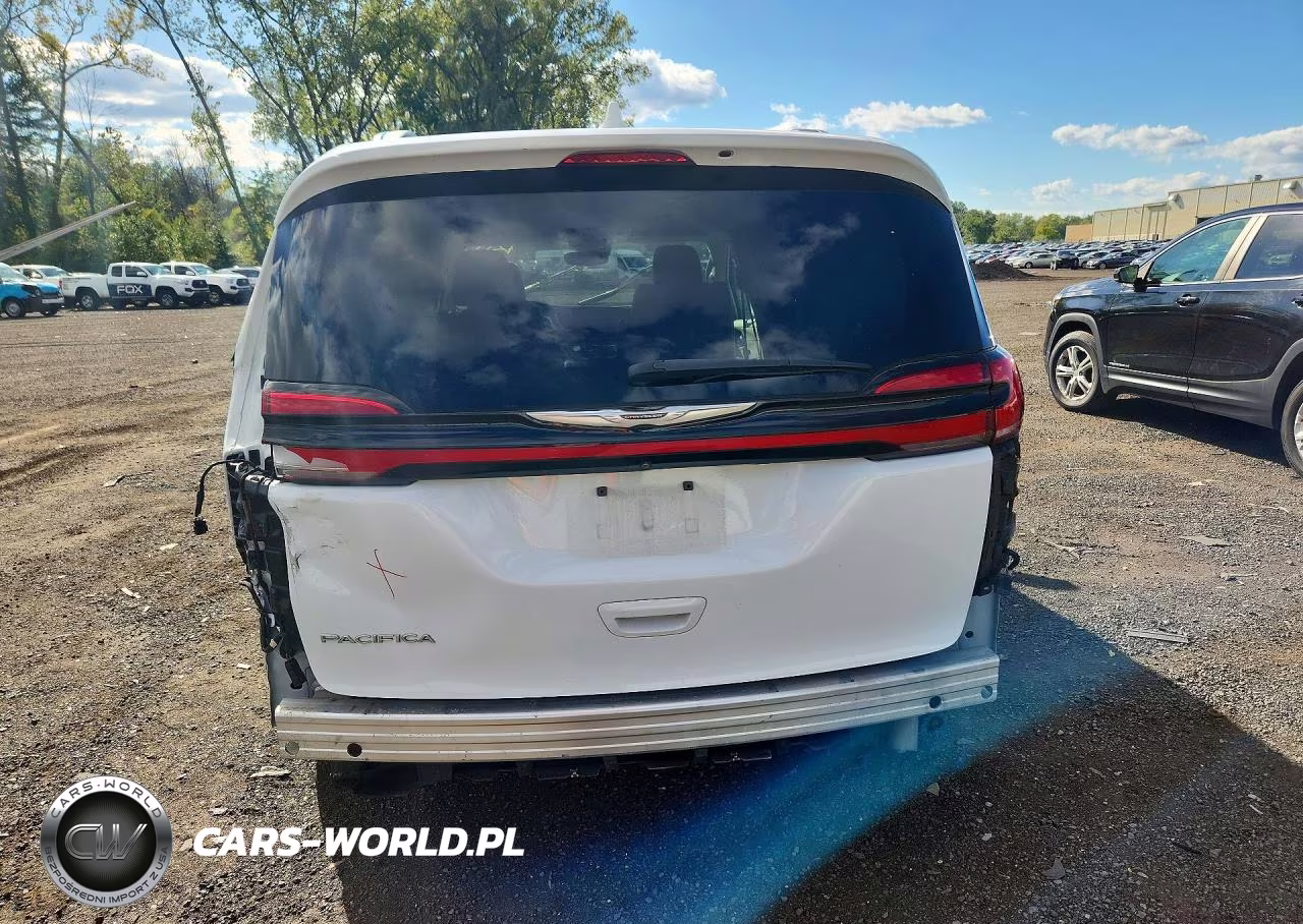 2022 Chrysler Pacifica Touring L VIN:2C4RC1BG8NR213077 - 6