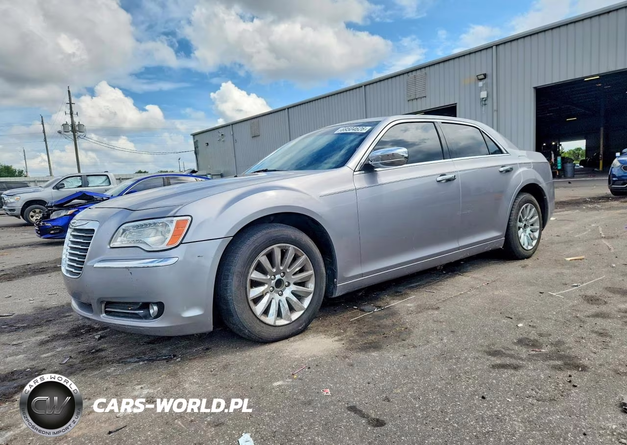 2014 Chrysler 300 – zdjęcie 1 z 12
