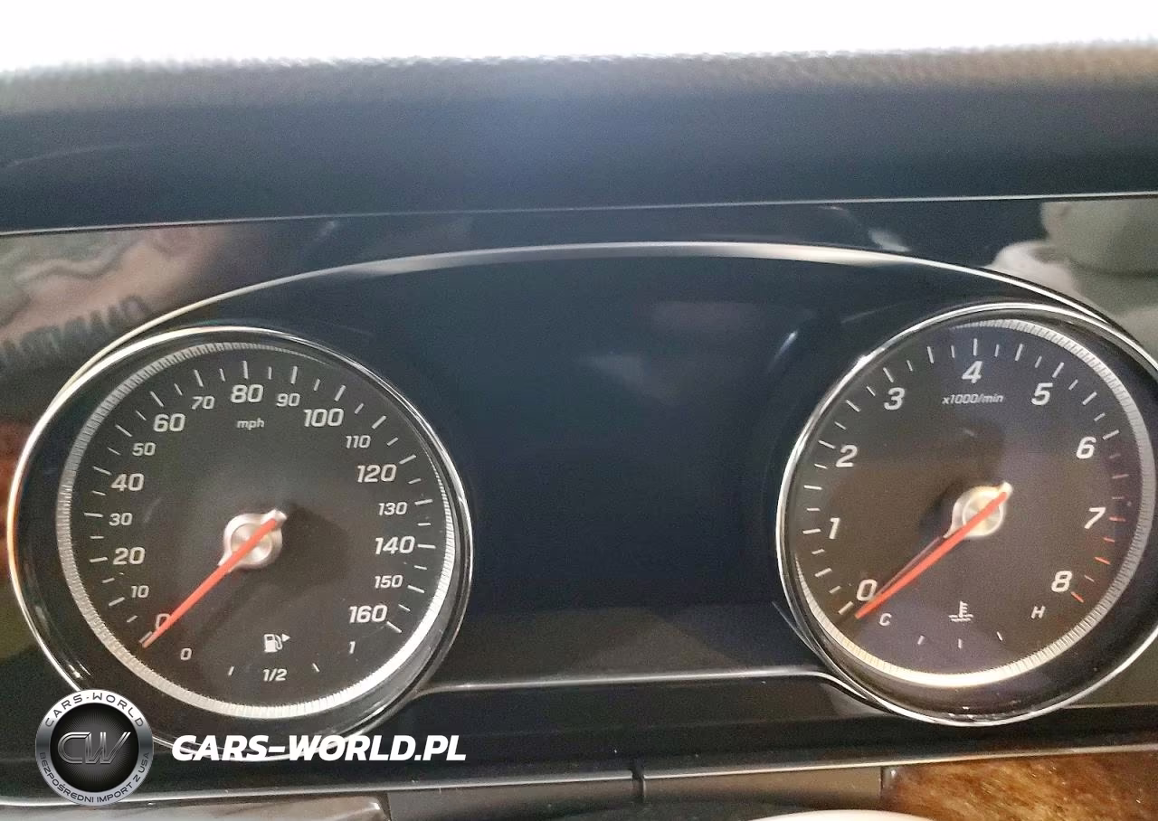 2018 Mercedes-Benz E 300 4Matic VIN:WDDZF4KB8JA388818 - 9