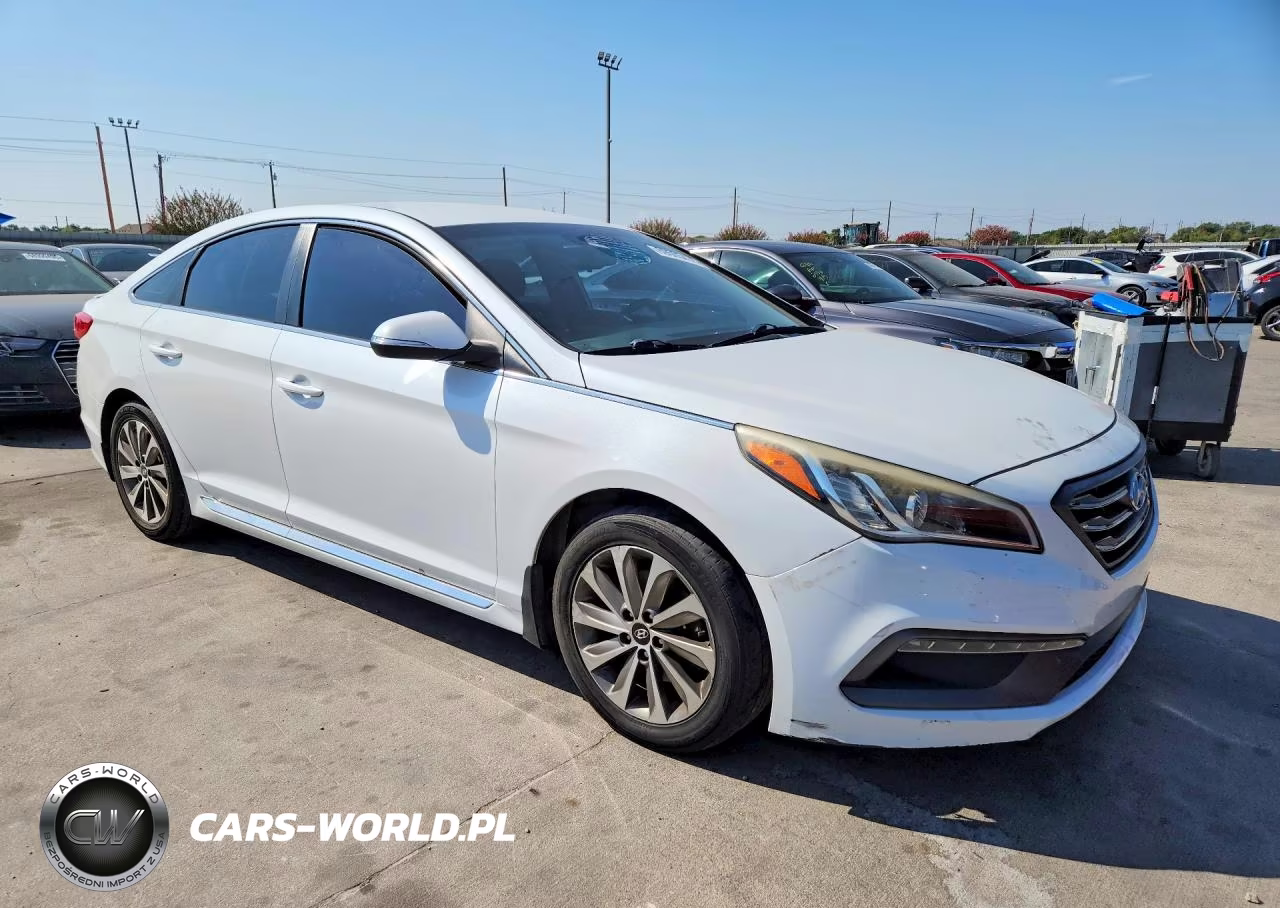 2016 Hyundai Sonata Sport VIN:5NPE34AF6GH433875 - 4