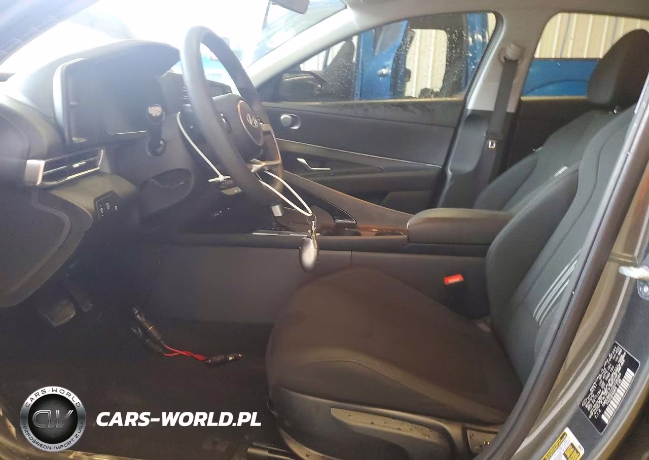 2025 Hyundai Elantra Hybrid Blue VIN:KMHLM4DJ2SU136469 - 7