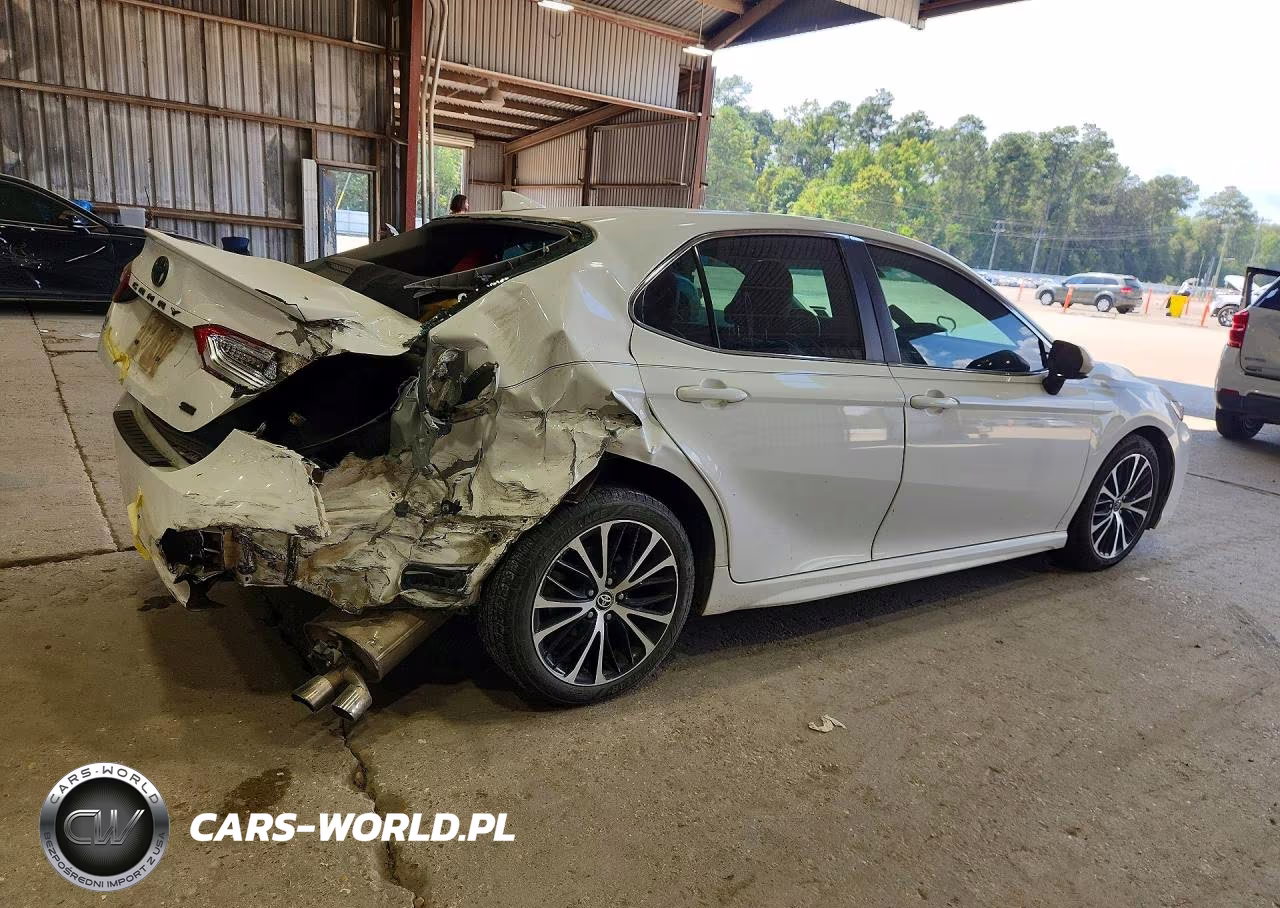 2020 Toyota Camry Se VIN:4T1G11AKXLU378885 - 3