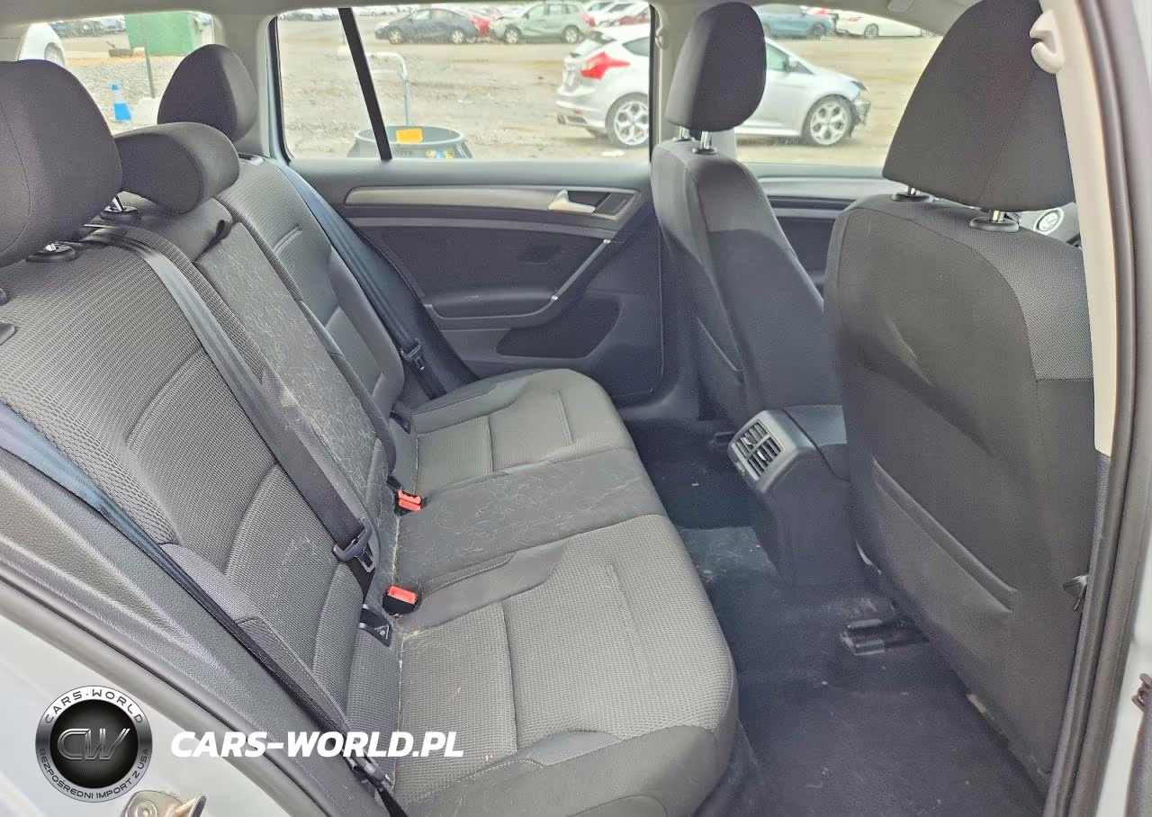 2018 Volkswagen Golf Sportwagen S VIN:3VW117AU3JM753447 - 10