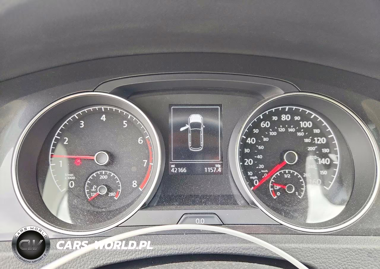 2018 Volkswagen Golf Sportwagen S VIN:3VW117AU3JM753447 - 9