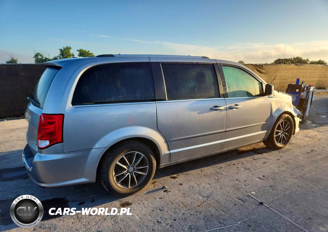2017 Dodge Grand Caravan Sxt VIN:2C4RDGCG2HR806923 - 3