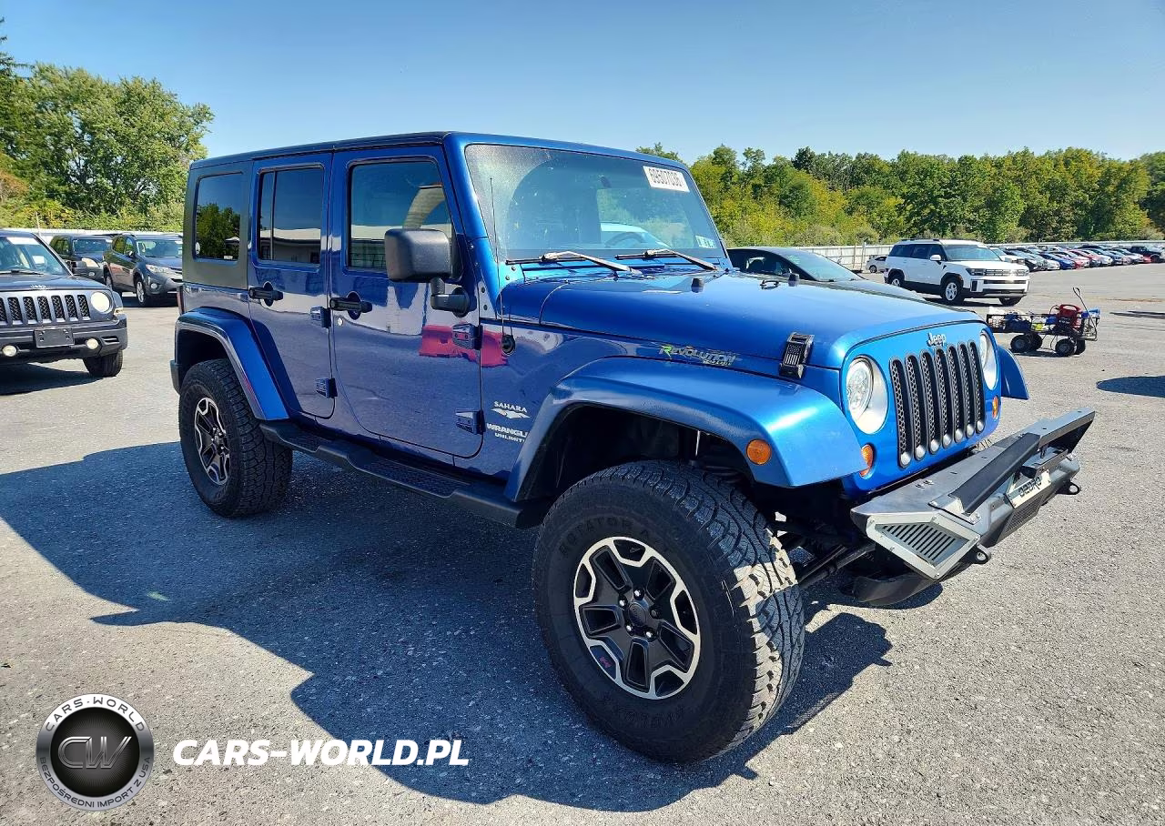 2009 Jeep Wrangler Unlimited Sahara VIN:1J8GA591X9L735979 - 4