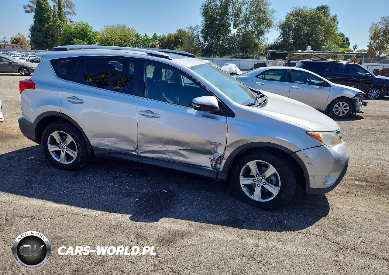 2015 Toyota Rav4 Xle VIN:2T3WFREV2FW213487 - 4