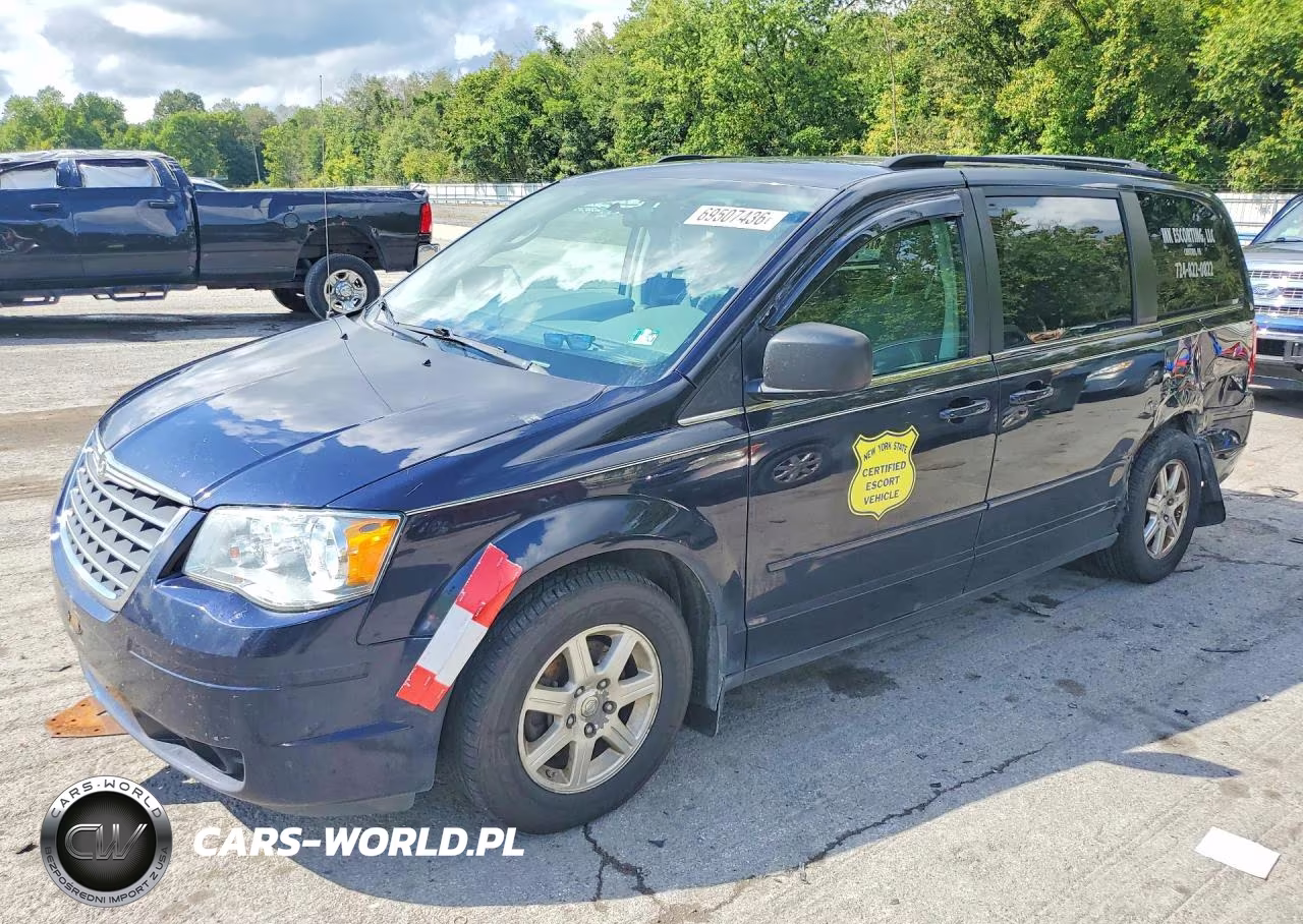 2010 Chrysler Town & Country Lx VIN:2A4RR2D19AR351826 - 1