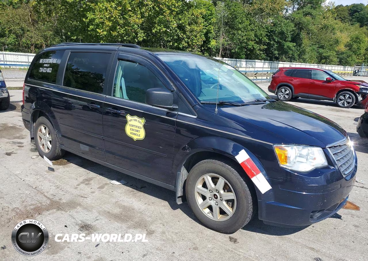 2010 Chrysler Town & Country Lx VIN:2A4RR2D19AR351826 - 4