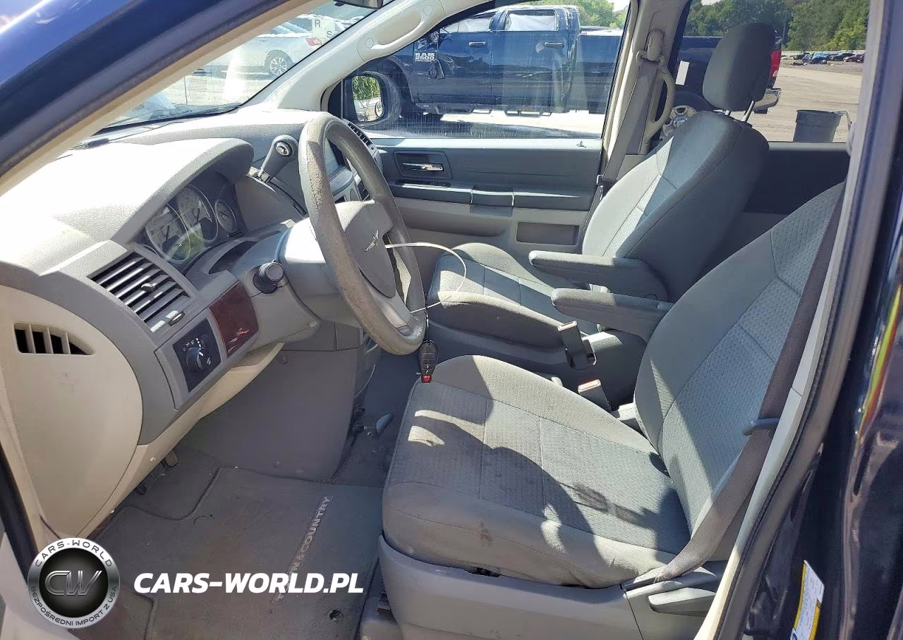 2010 Chrysler Town & Country Lx VIN:2A4RR2D19AR351826 - 7