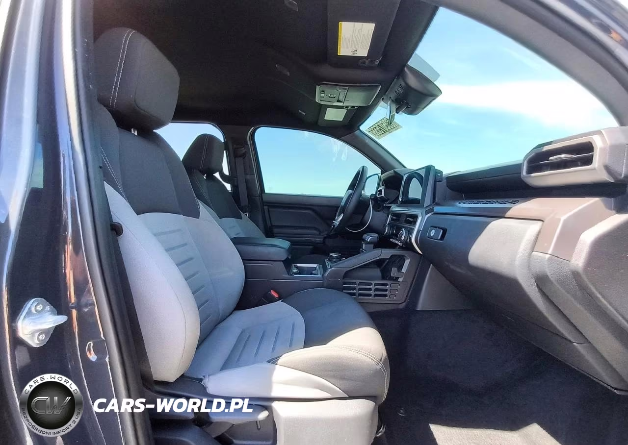 2025 Toyota Tacoma Trd Sport VIN:3TYLB5JN6ST079709 - 13