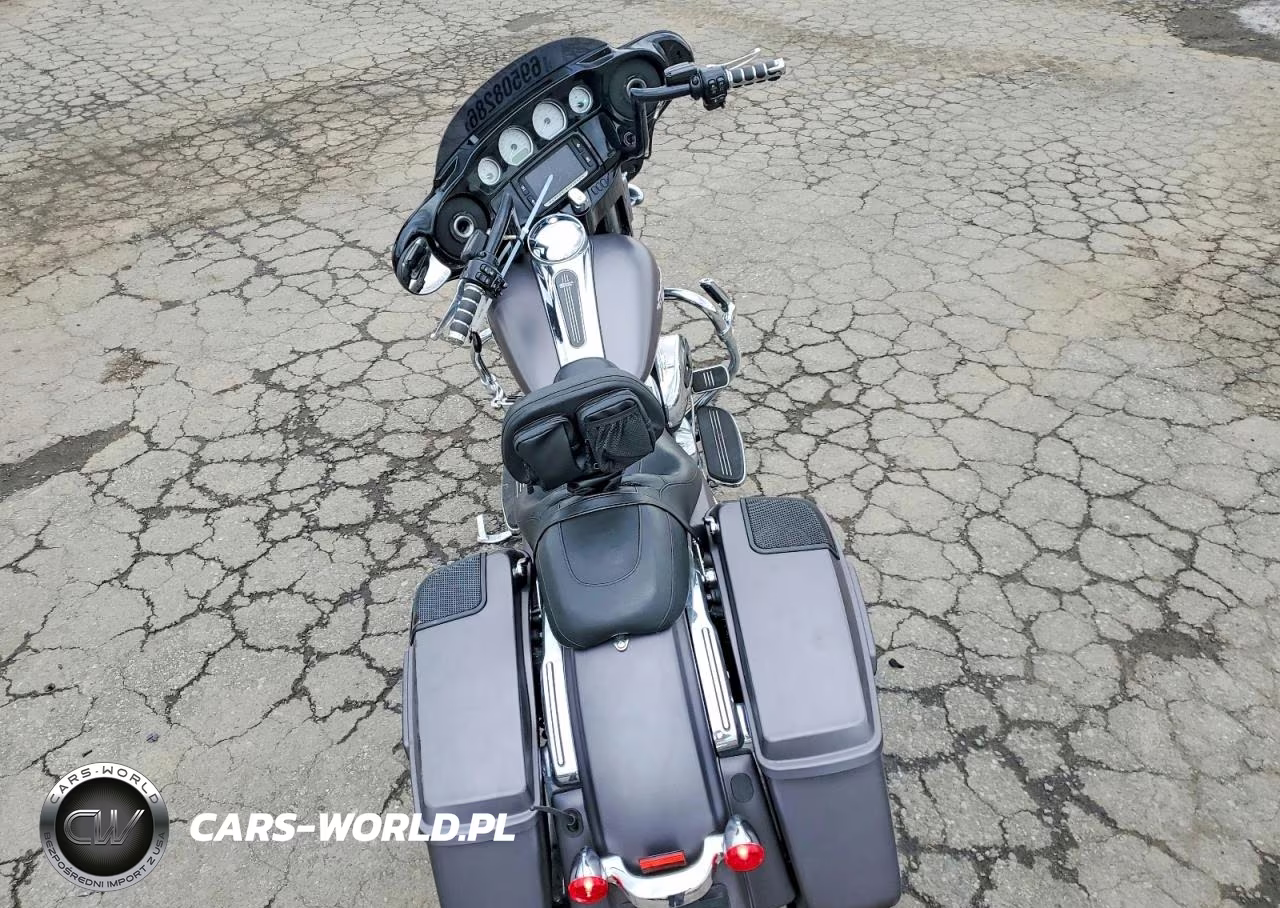 2017 Harley-Davidson Flhxs Street Glide Special VIN:1HD1KRC14HB685089 - 6