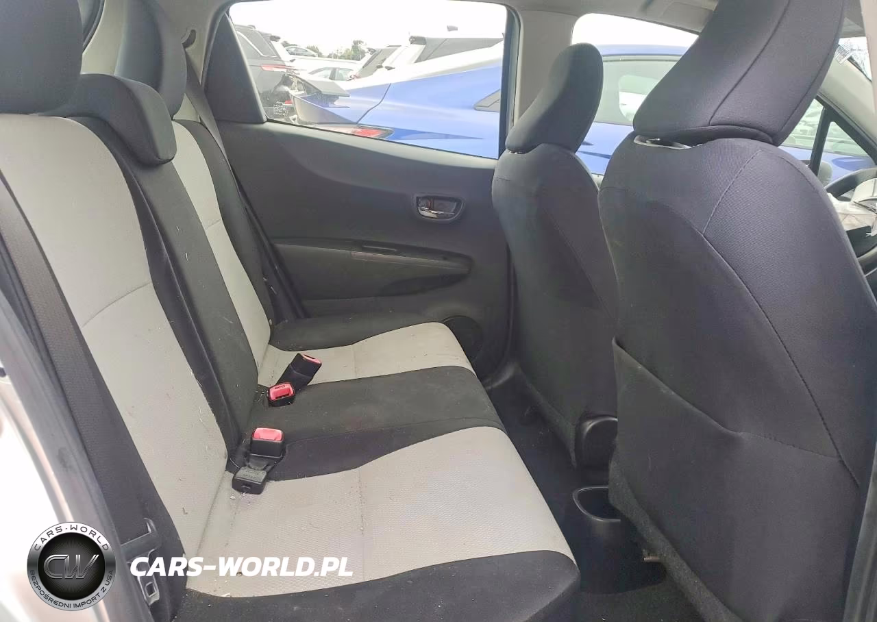 2014 Toyota Yaris 5-Door Le VIN:JTDKTUD38ED577211 - 10