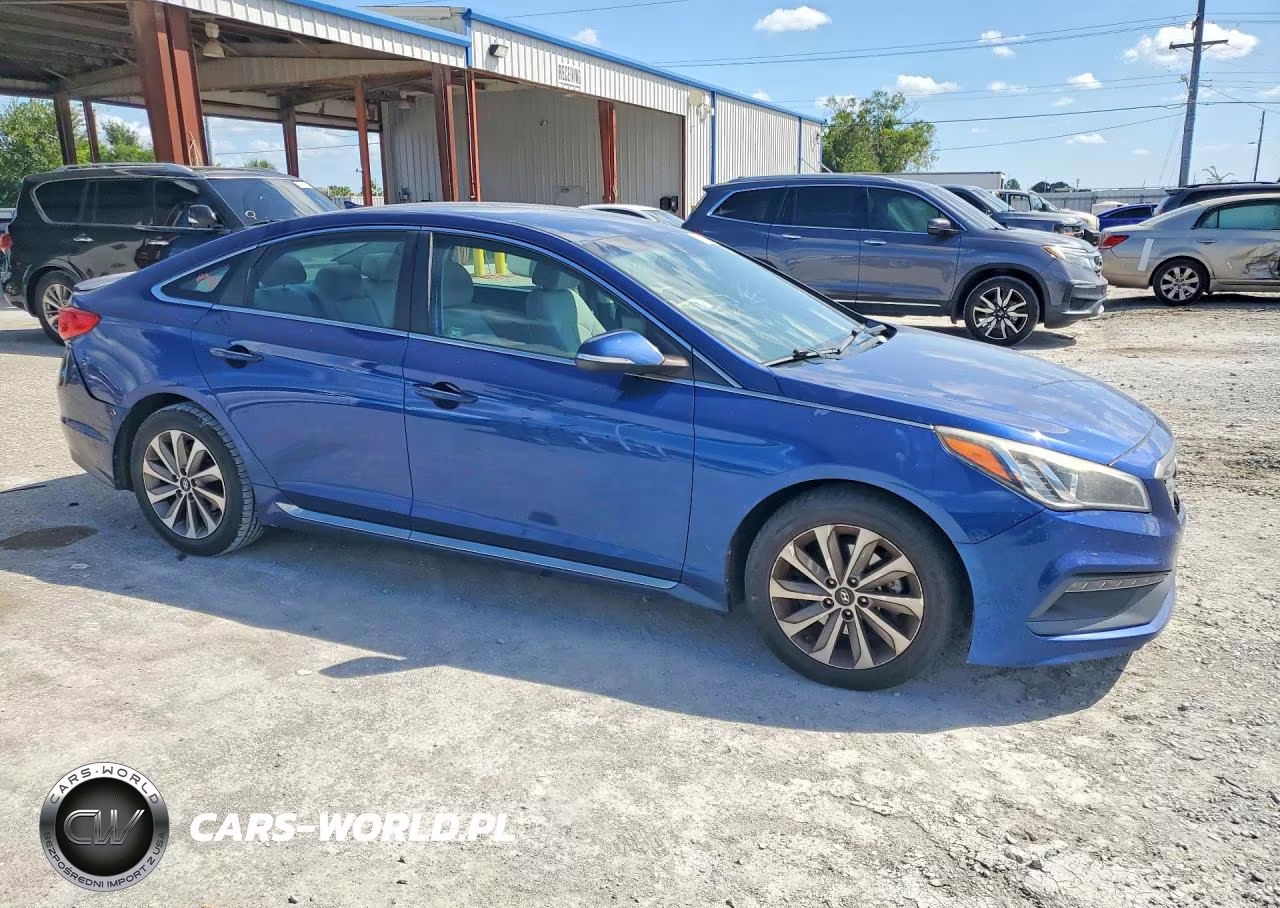 2015 Hyundai Sonata Sport VIN:5NPE34AF3FH105778 - 4