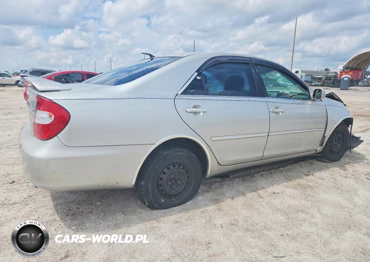 2003 Toyota Camry Le VIN:4T1BE32K03U783873 - 3