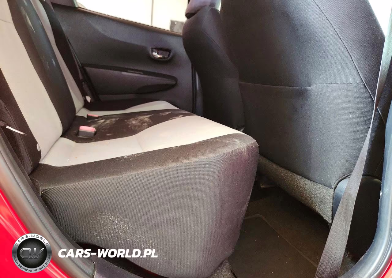 2014 Toyota Yaris 5-Door Le VIN:JTDKTUD31ED574960 - 10