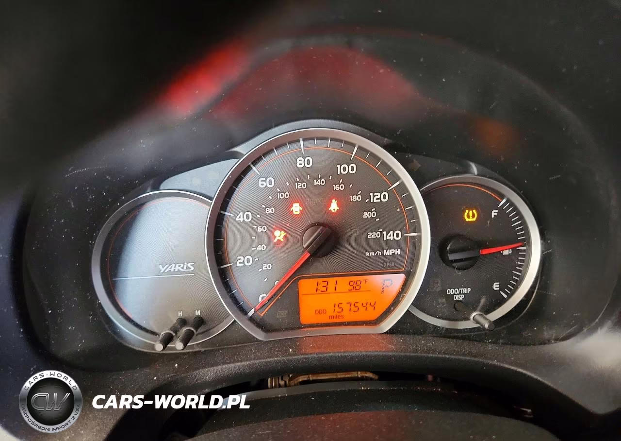 2014 Toyota Yaris 5-Door Le VIN:JTDKTUD31ED574960 - 9