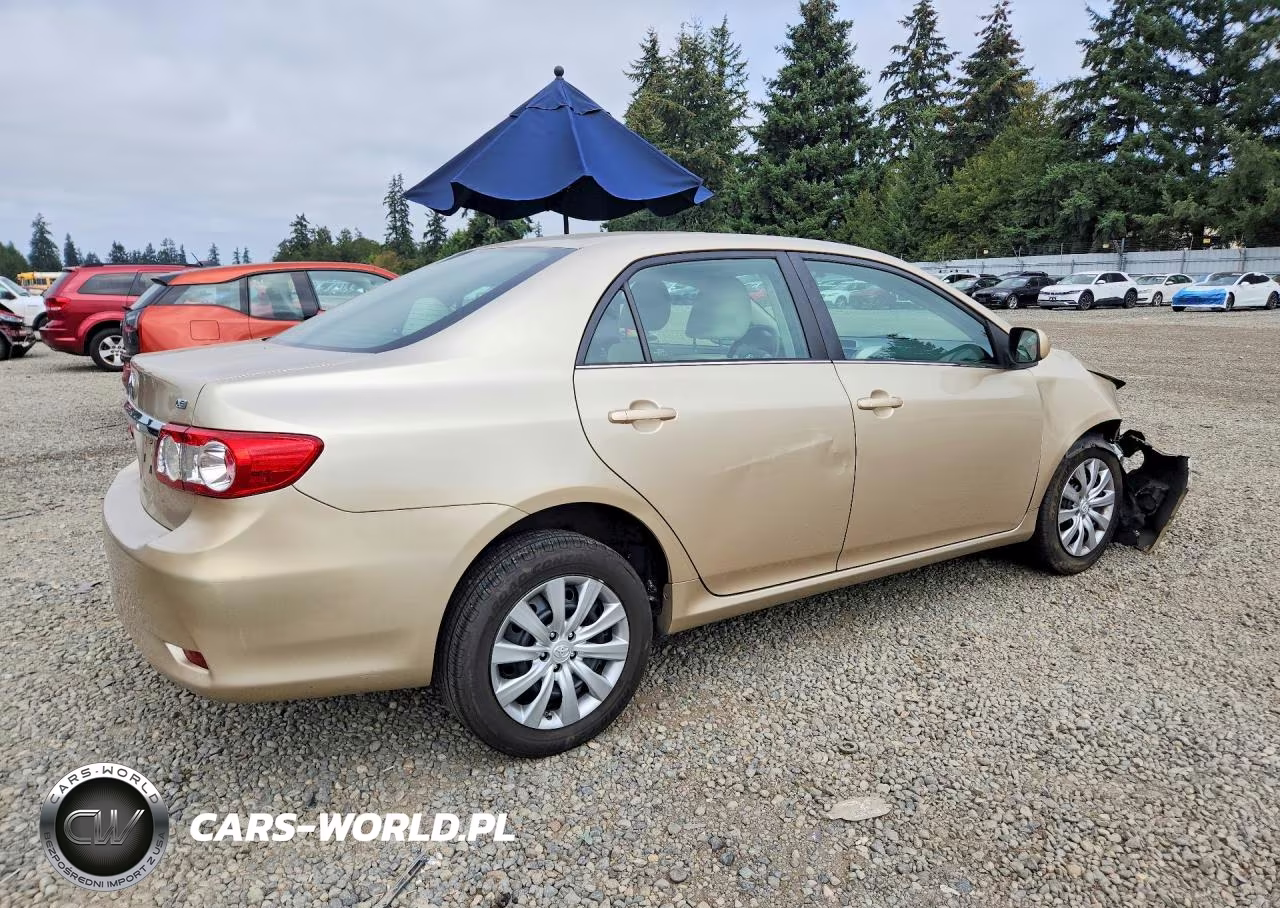 2013 Toyota Corolla Le VIN:5YFBU4EEXDP177045 - 3
