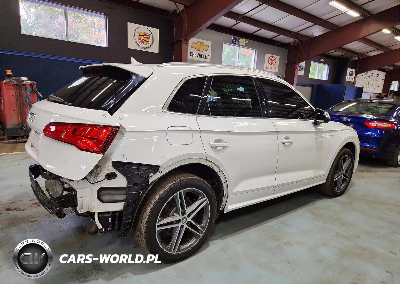 2018 Audi Sq5 Premium Plus VIN:WA1A4AFY4J2224724 - 3