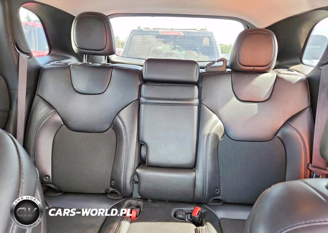 2019 Jeep Cherokee Latitude Plus VIN:1C4PJMLB3KD256354 - 10