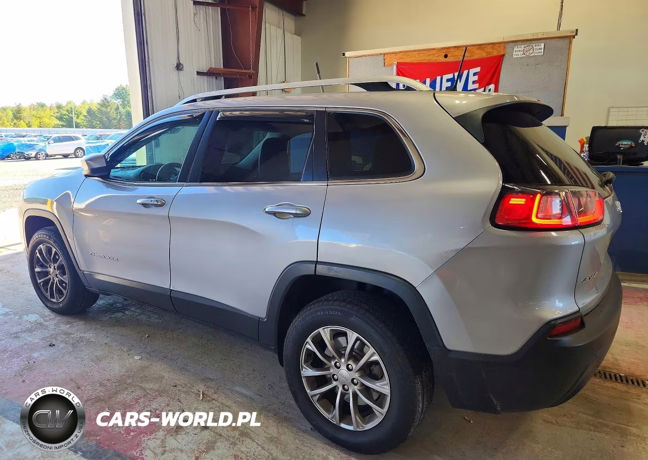 2019 Jeep Cherokee Latitude Plus VIN:1C4PJMLB3KD256354 - 2