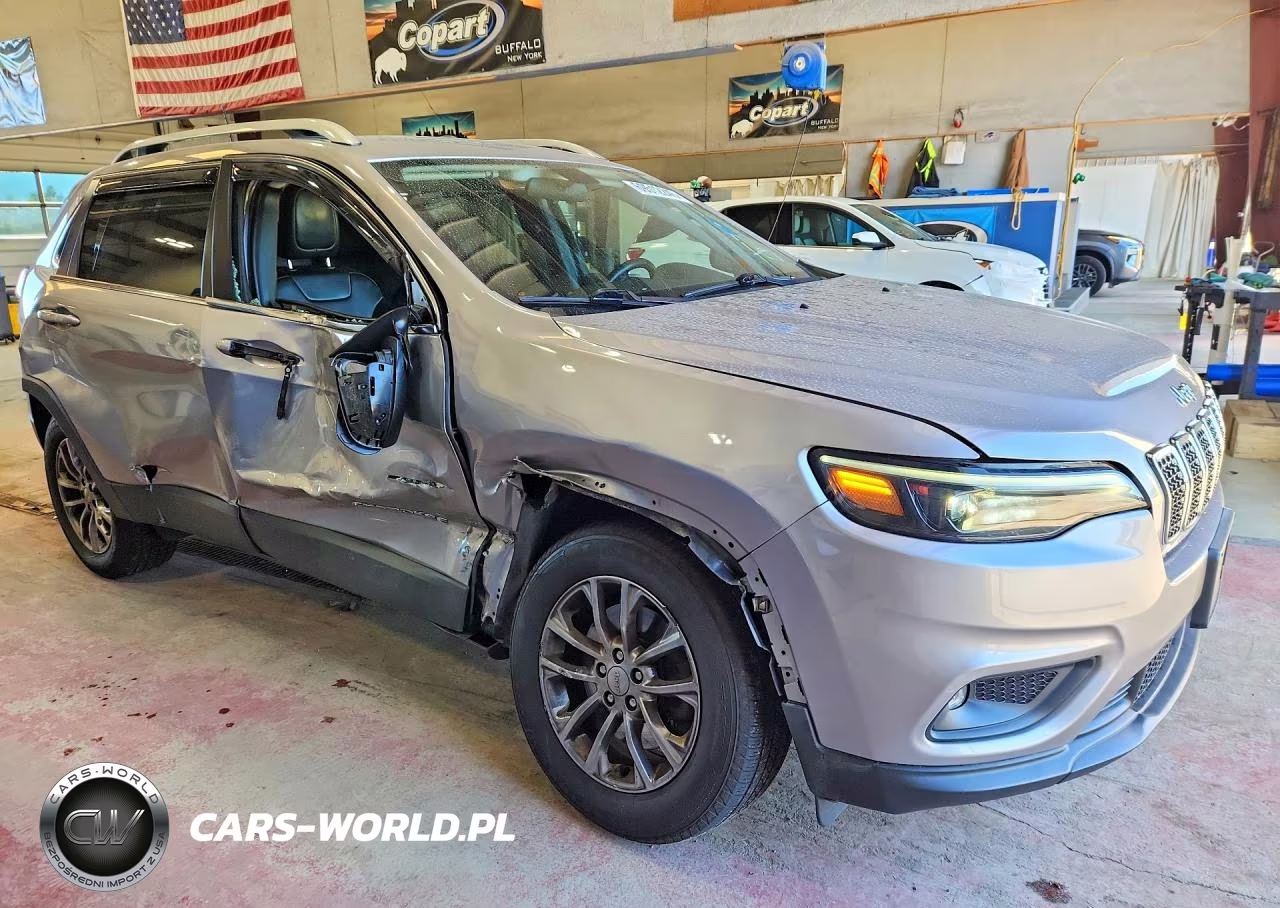 2019 Jeep Cherokee Latitude Plus VIN:1C4PJMLB3KD256354 - 4