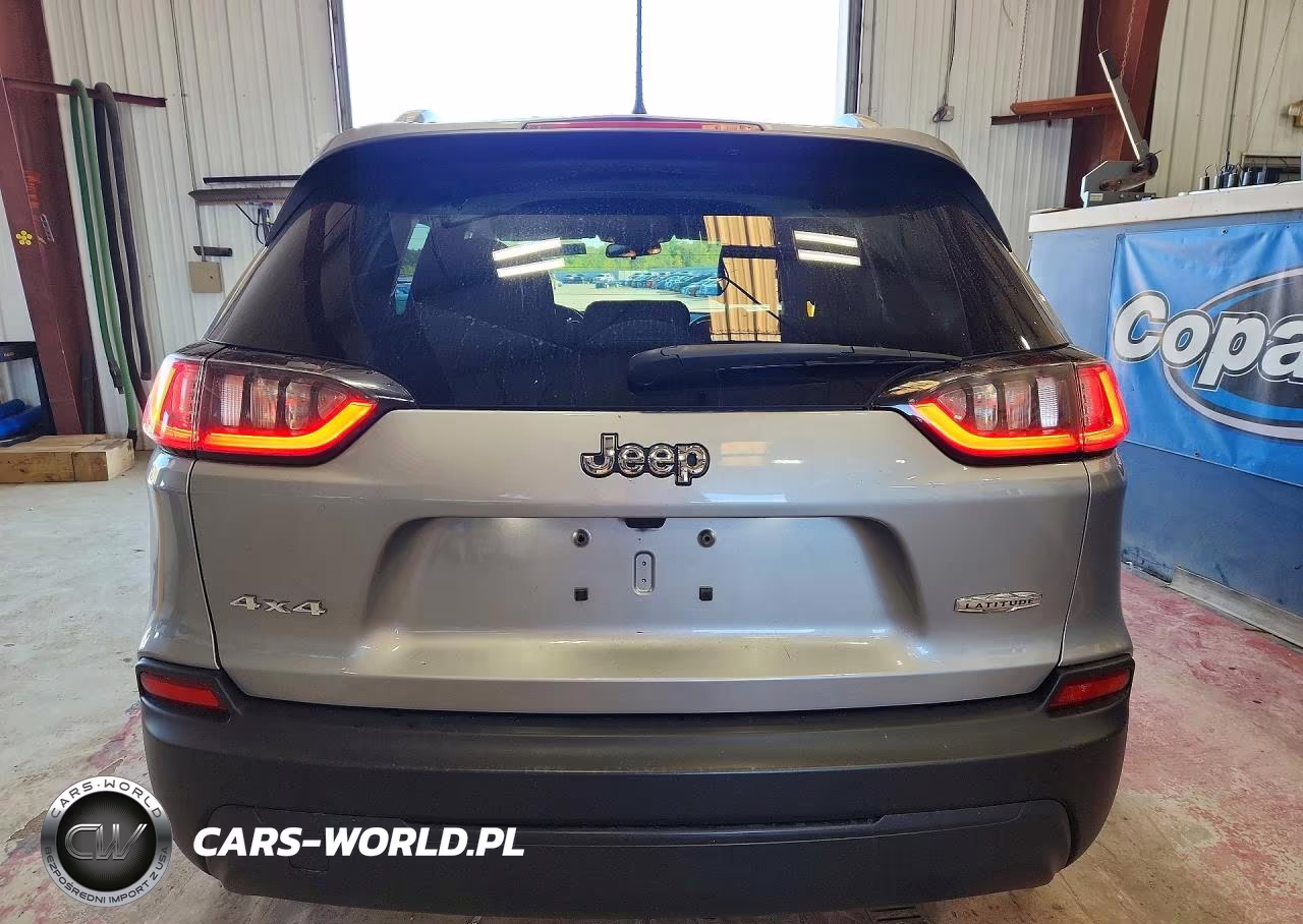 2019 Jeep Cherokee Latitude Plus VIN:1C4PJMLB3KD256354 - 6