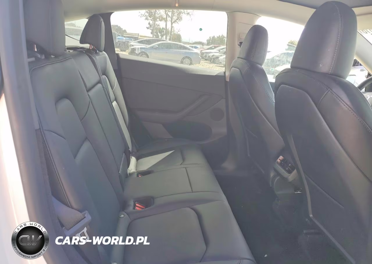 2023 Tesla Model Y VIN:7SAYGDEE4PF744256 - 11