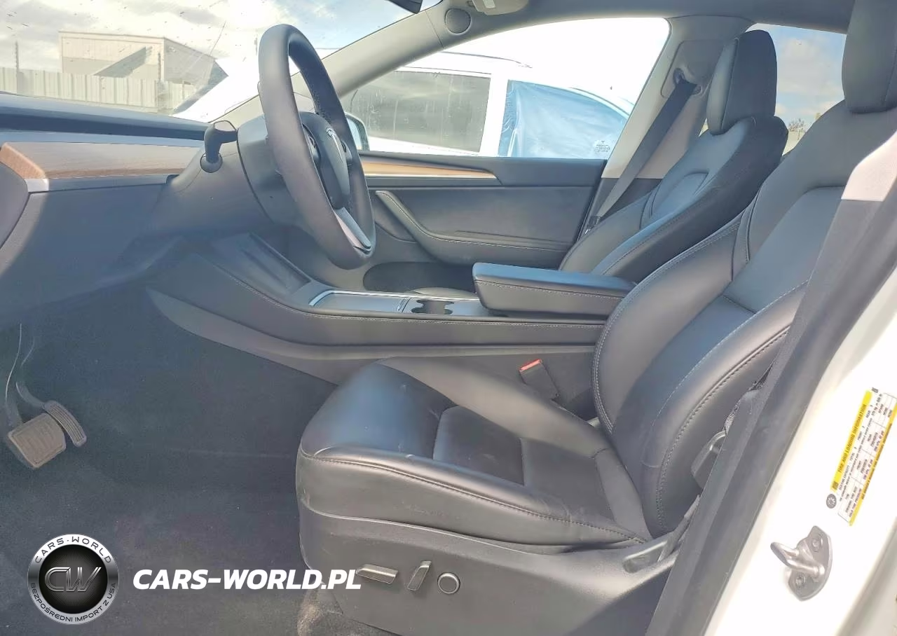 2023 Tesla Model Y VIN:7SAYGDEE4PF744256 - 7