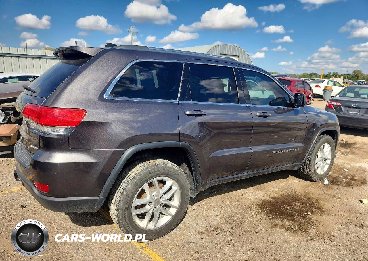 2017 Jeep Grand Cherokee Laredo VIN:1C4RJFAG7HC842010 - 3