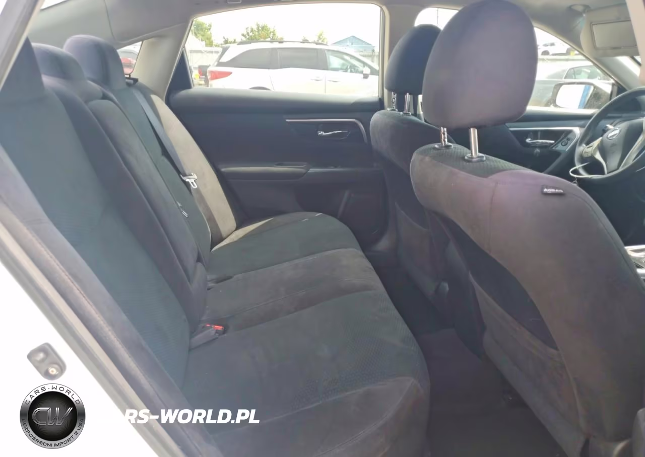 2014 Nissan Altima 2.5 S VIN:1N4AL3AP3EC183947 - 10