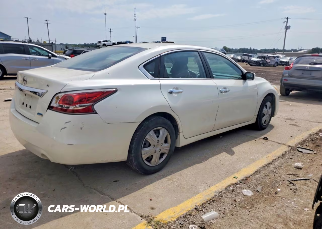 2014 Nissan Altima 2.5 S VIN:1N4AL3AP3EC183947 - 3