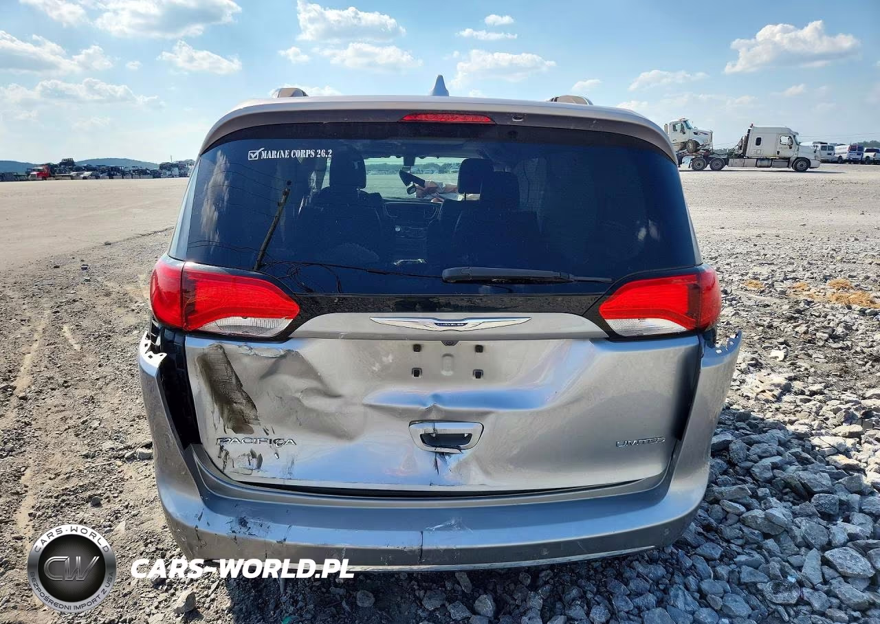 2018 Chrysler Pacifica Limited VIN:2C4RC1GG9JR314504 - 6