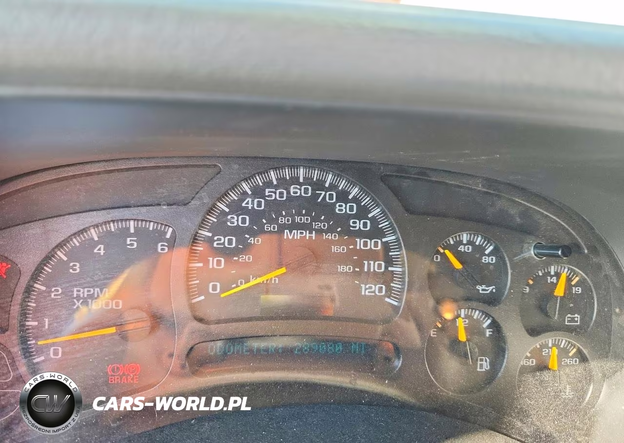 2005 Chevrolet Tahoe C1500 VIN:1GNEC13TX5R226209 - 9