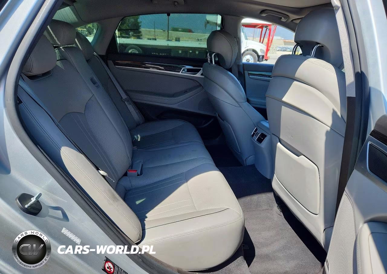 2016 Hyundai Genesis 3.8L VIN:KMHGN4JE1GU138467 - 10