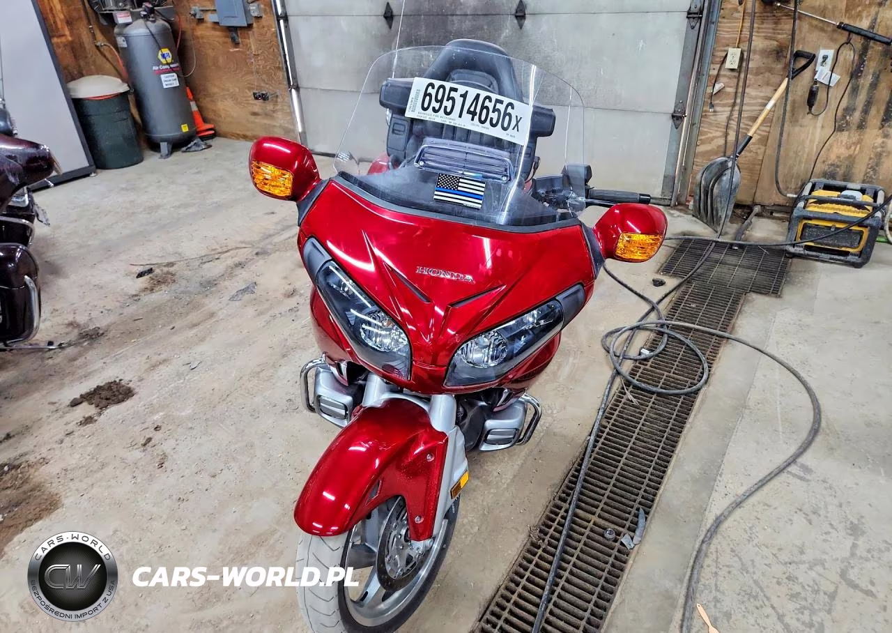 2017 Honda Gl1800 VIN:JH2SC68G2HK500429 - 2