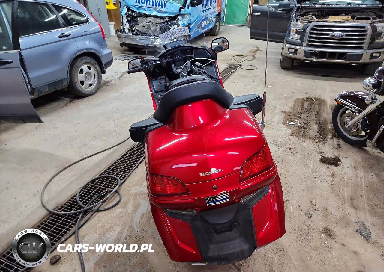 2017 Honda Gl1800 VIN:JH2SC68G2HK500429 - 4